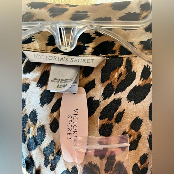Victoria Secret NWT Leopard Print Women's button up pajama top, medium - Picture 3 of 10